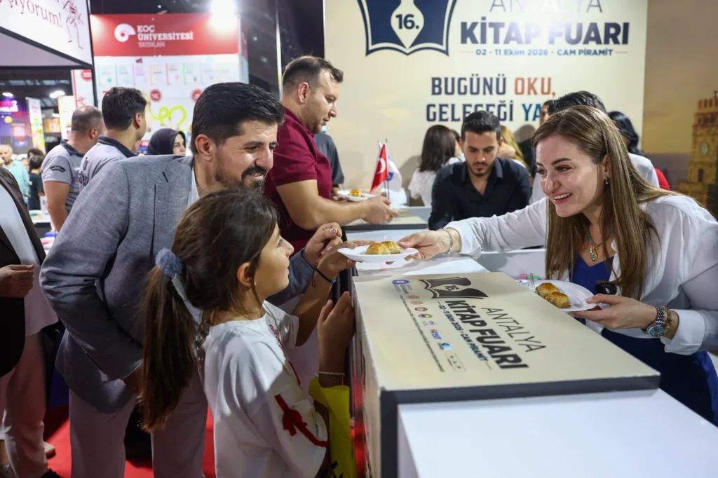 16. Antalya Kitap Fuarı’nı 1 milyon 173 bin 627 kişi ziyaret etti - Mega TV Buyuksehir Belediyesi 16. Antalya Kitap Fuarini 1 Milyon 173 Bin 627 Kisi Ziyaret Etti 4 - Mega TV
