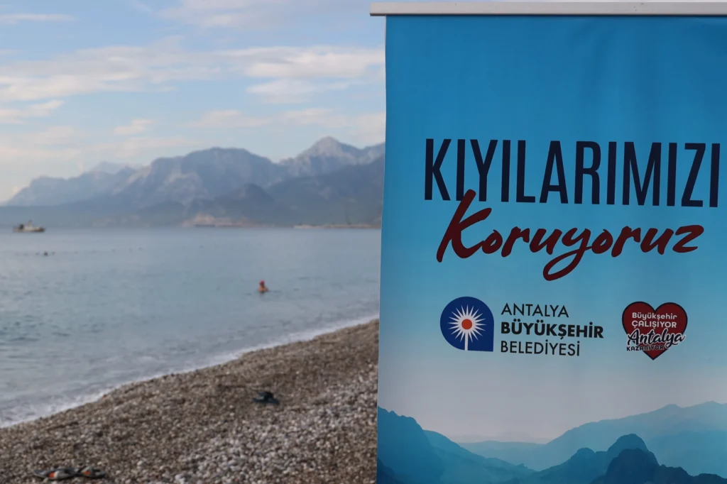 Antalya Büyükşehir Belediyesinden Konyaaltı sahillerinde plastik atıklara karşı yeni proje - Mega TV Antalya Büyükşehir Belediyesinden Konyaaltı sahillerinde plastik atıklara karşı yeni proje