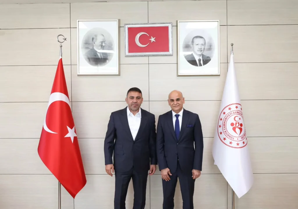 Müdür Emre Kıldırgıcı’dan Ankara çıkarması - Mega TV Müdür Emre Kıldırgıcı’dan Ankara çıkarması