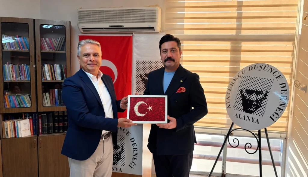 Ümit Uysal’dan ADD Alanya Şubesi’ne ziyaret - Mega TV Ümit Uysal’dan ADD Alanya Şubesi’ne ziyaret