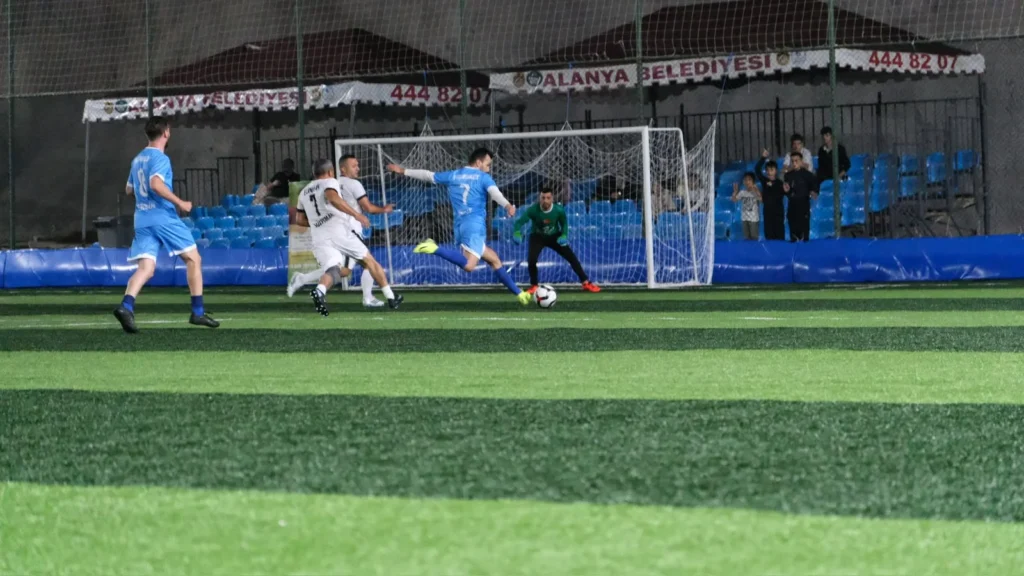 Alanya Mahalle Ligi’nde ilk hafta tamamlandı: 20 maçta 82 gol - Mega TV WhatsApp Image 2026 10 12 at 12.21.00 - Mega TV