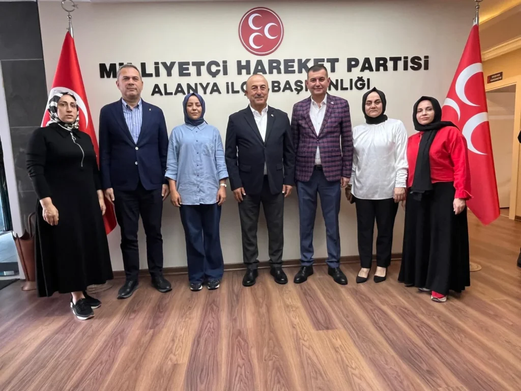 Mevlüt Çavuşoğlu ve beraberindeki heyetten MHP Alanya’ya ziyaret - Mega TV Mevlüt Çavuşoğlu ve beraberindeki heyetten MHP Alanya’ya ziyaret