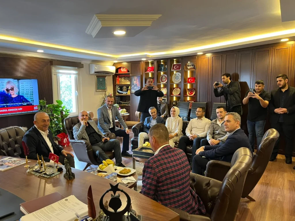 Mevlüt Çavuşoğlu ve beraberindeki heyetten MHP Alanya’ya ziyaret - Mega TV WhatsApp Image 2026 10 12 at 18.14.57 2 - Mega TV