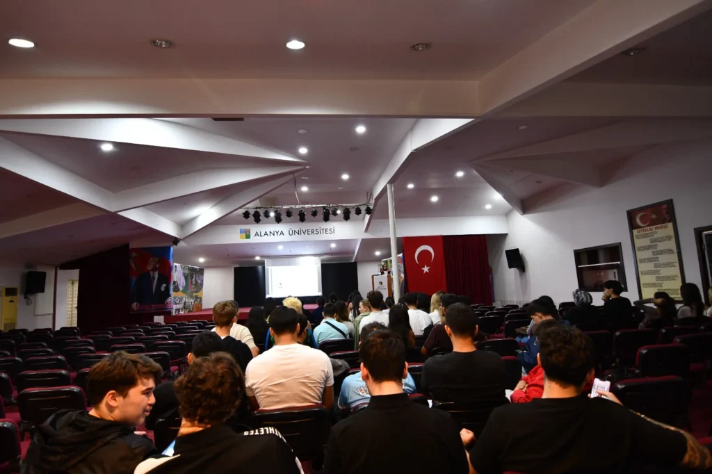 Alanya Üniversitesinde kadına yönelik şiddetle mücadele semineri düzenlendi