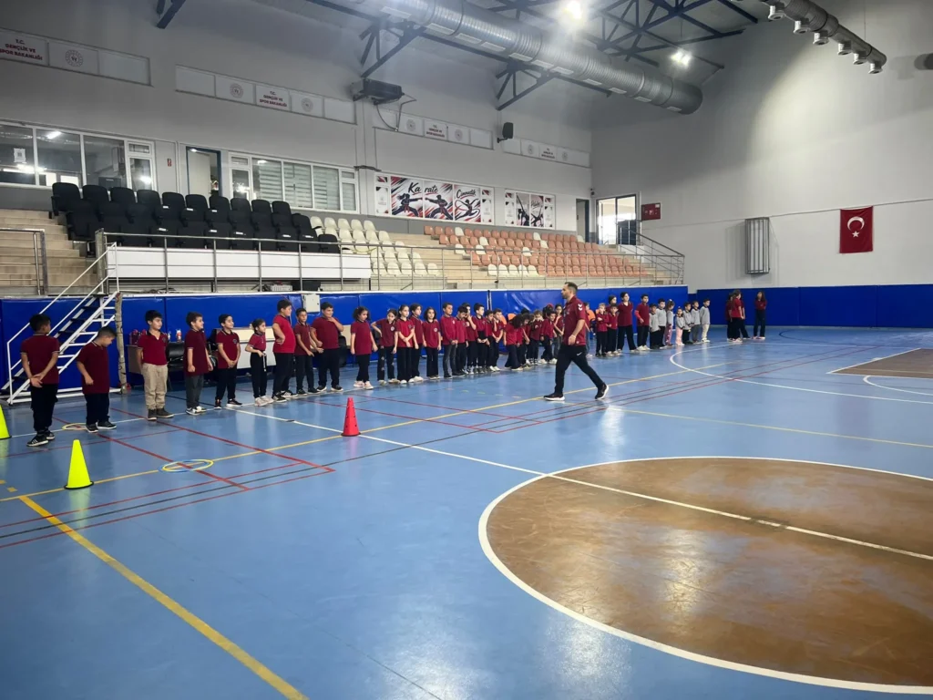 Gazipaşa’da minik öğrenciler farklı spor branşlarıyla tanıştı
