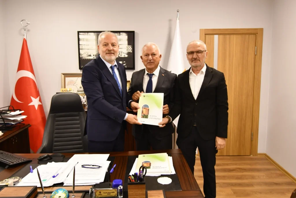 Alanya Üniversitesi ile CW Enerji arasında iş birliği protokolü imzalandı - Mega TV Alanya Üniversitesi ile CW Enerji arasında iş birliği protokolü imzalandı