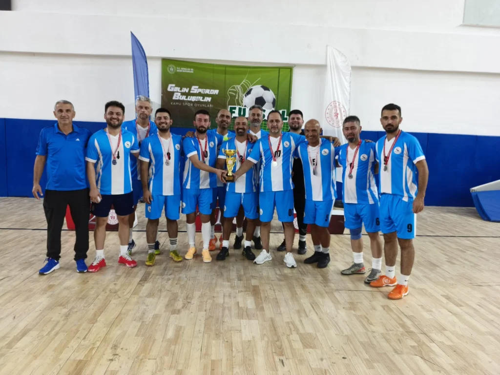 Gazipaşa Kaymakamlığı A Takımı, Antalya futsal müsabakalarında il ikincisi oldu - Mega TV Gazipaşa Kaymakamlığı A Takımı, Antalya futsal müsabakalarında il ikincisi oldu