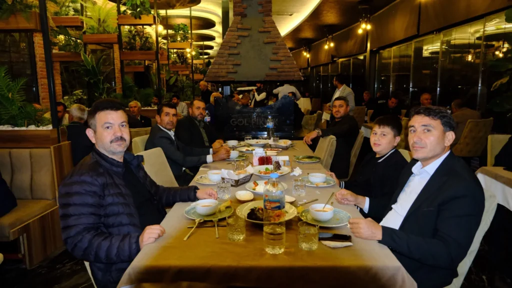 AK Parti Alanya İlçe Başkanı Tavlı, muhtarlarla bir araya geldi - Mega TV WhatsApp Image 2026 10 21 at 10.56.43 1 - Mega TV