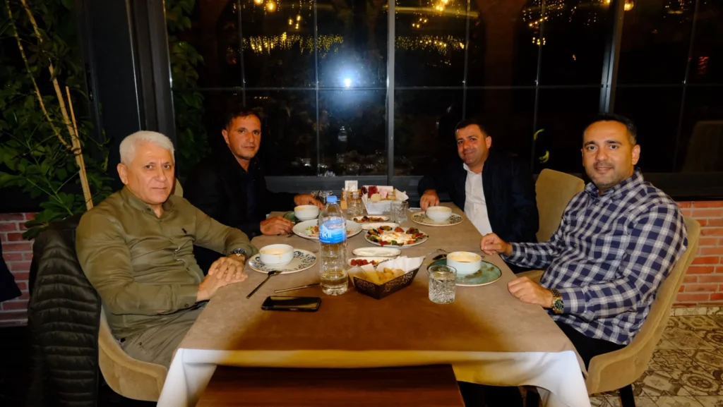 AK Parti Alanya İlçe Başkanı Tavlı, muhtarlarla bir araya geldi - Mega TV WhatsApp Image 2026 10 21 at 10.56.44 1 - Mega TV