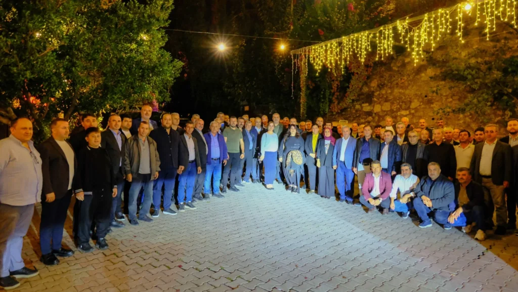 AK Parti Alanya İlçe Başkanı Tavlı, muhtarlarla bir araya geldi - Mega TV WhatsApp Image 2026 10 21 at 10.56.44 2 - Mega TV