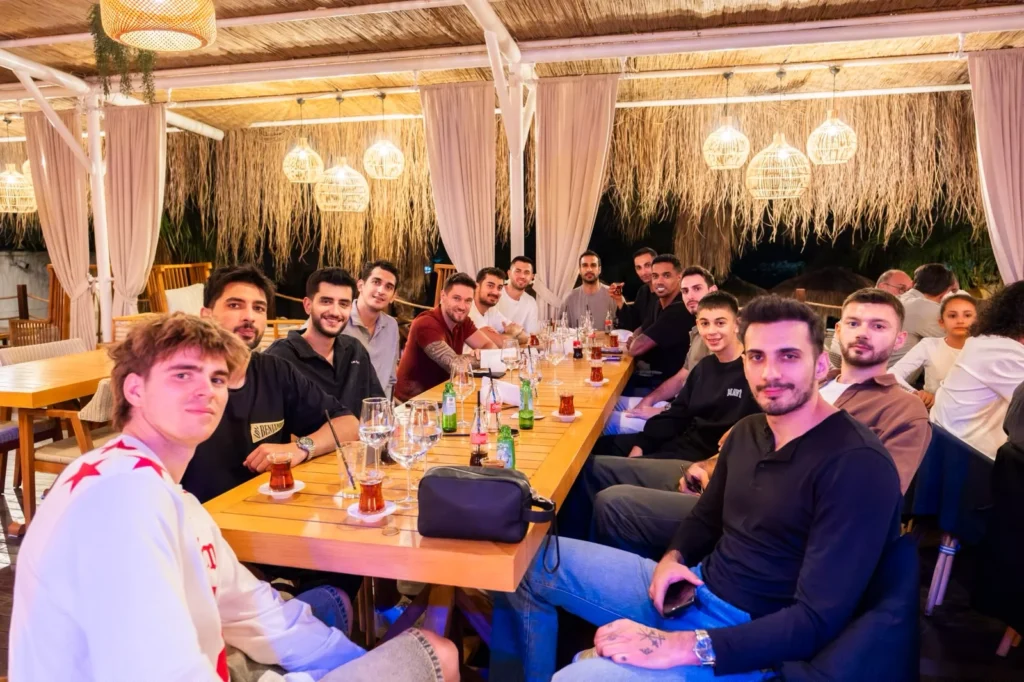 ON Hotels Alanya Belediyespor, ana sponsoru ON Hotels ile yemekte buluştu - Mega TV ON Hotels Alanya Belediyespor, ana sponsoru ON Hotels ile yemekte buluştu