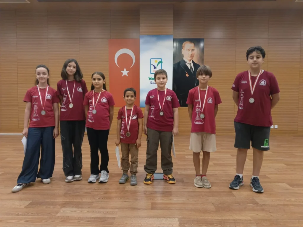 Gazipaşalı sporculardan satranç turnuvasında 4 şampiyonluk - Mega TV Gazipaşalı sporculardan satranç turnuvasında 4 şampiyonluk